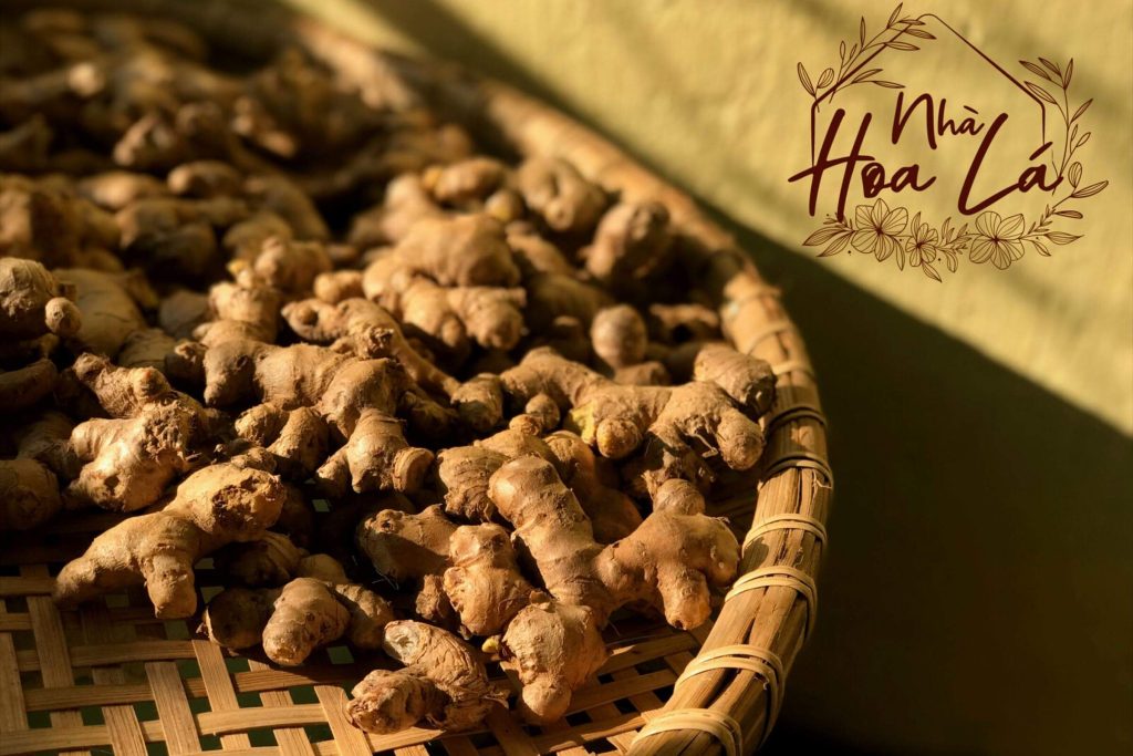 Mứt sẽ càng quyện vị nếu bạn dùng cùng trà